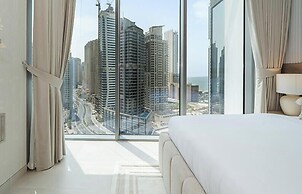 Experience 2BR Luxury Living  LIV Marina