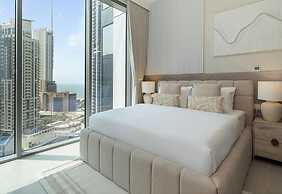 Experience 2BR Luxury Living  LIV Marina