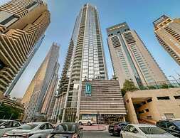 Experience 2BR Luxury Living  LIV Marina