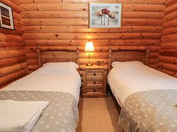 Little Bears Hideaway @ 23 Lakeside