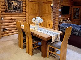 Little Bears Hideaway @ 23 Lakeside