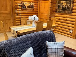 Little Bears Hideaway @ 23 Lakeside