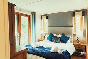 Herons Lake Retreat