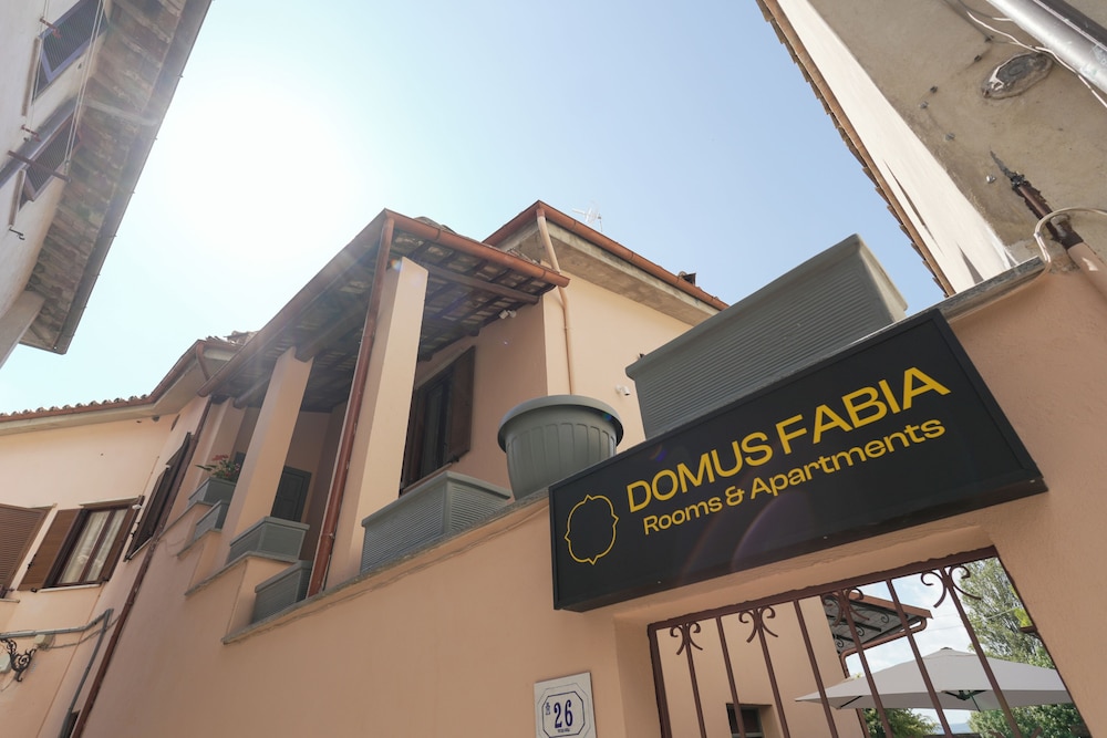 Domus Fabia - Rooms & Apartments