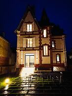 Large Chic Stylish Villa Superb Garden