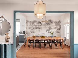 Large Chic Stylish Villa Superb Garden