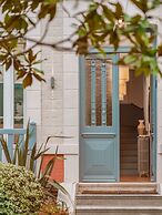 Large Chic Stylish Villa Superb Garden