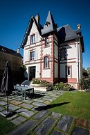 Large Chic Stylish Villa Superb Garden