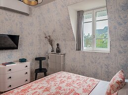 Large Chic Stylish Villa Superb Garden
