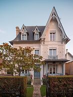Large Chic Stylish Villa Superb Garden