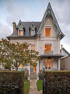 Large Chic Stylish Villa Superb Garden