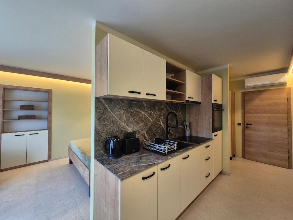Mega Apartmaji