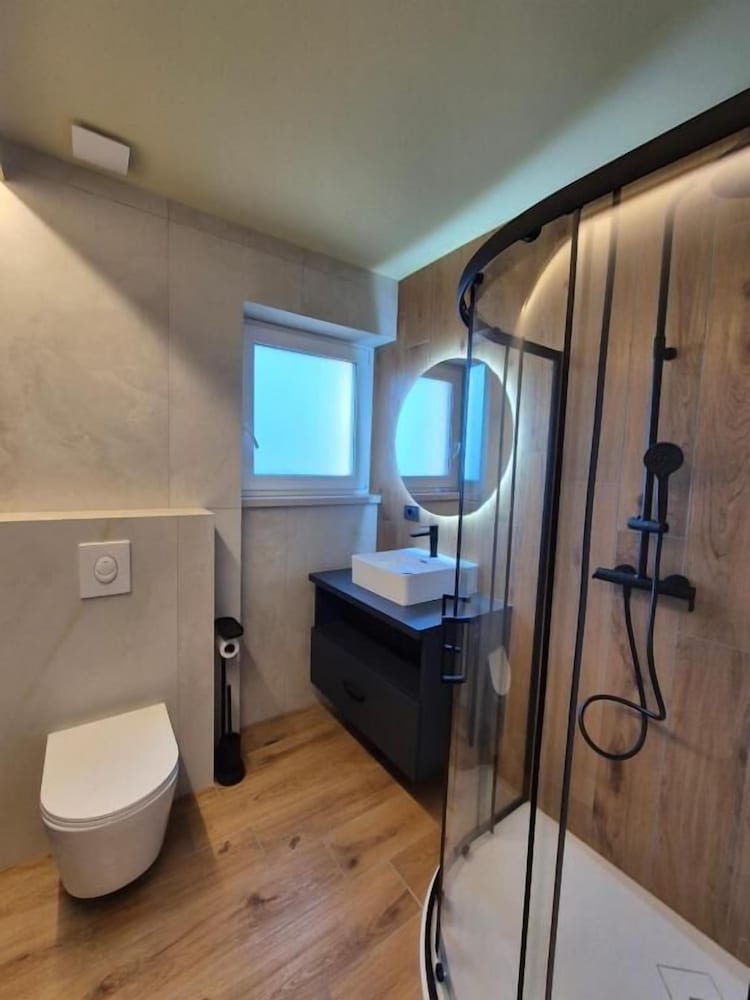 Mega Apartmaji