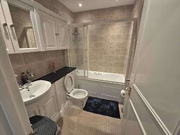 Apartment - Sleeps3 - Close to Warner Bros Studios