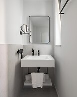 Limehome Athens Geraniou