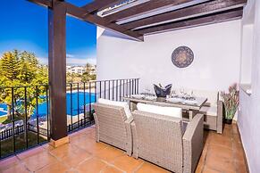 Apartment - Sleeps 4 With Pool & Golf Views