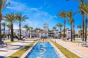 Apartment - Sleeps 4 With Pool & Golf Views