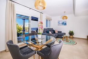 Apartment - Sleeps 4 With Pool & Golf Views