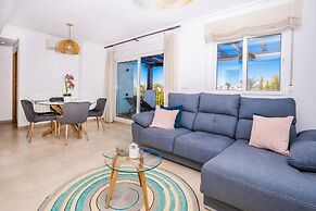 Apartment - Sleeps 4 With Pool & Golf Views