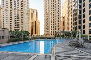 Dubai Marina Beach Dining & Leisure