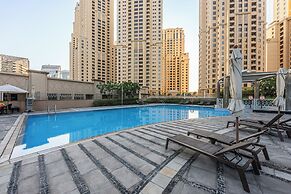 Dubai Marina Beach Dining & Leisure