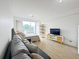 Comfortable Studio With Balcony and Excellent Location
