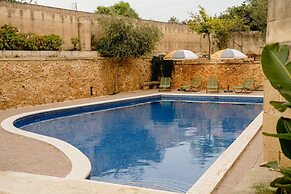 Rustic Gozo Farmhouse With Private Pool