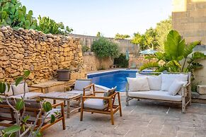 Rustic Gozo Farmhouse With Private Pool