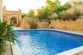 Rustic Gozo Farmhouse With Private Pool