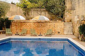 Rustic Gozo Farmhouse With Private Pool