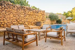 Rustic Gozo Farmhouse With Private Pool