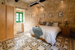 Rustic Gozo Farmhouse With Private Pool