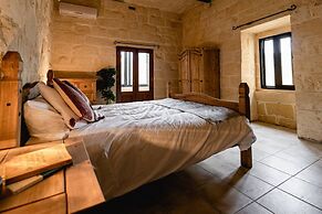 Rustic Gozo Farmhouse With Private Pool