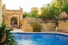 Rustic Gozo Farmhouse With Private Pool