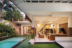 Red Lotus Villa Seminyak