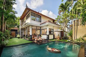 Red Lotus Villa Seminyak