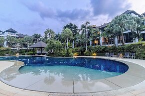 2BR Pool View Short Walk to Beach C254