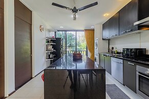 2BR Pool View Short Walk to Beach C254
