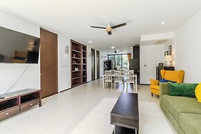 2BR Pool View Short Walk to Beach C254