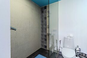 2BR Pool View Short Walk to Beach C254