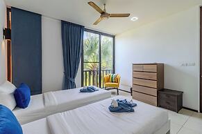 2BR Pool View Short Walk to Beach C254