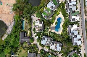 2BR Pool View Short Walk to Beach C254