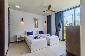 2BR Pool View Short Walk to Beach C254