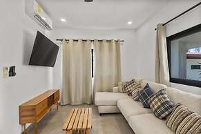Macaw Beachfront Retreat