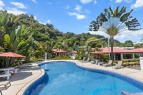 Macaw Beachfront Retreat