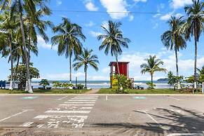 Macaw Beachfront Retreat