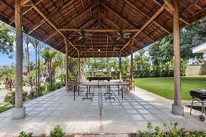 Macaw Beachfront Retreat