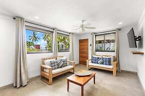 Macaw Beachfront Retreat