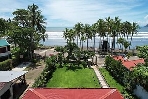 Macaw Beachfront Retreat