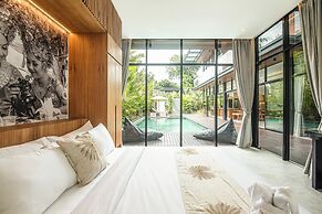 Elegant 6BR Canggu Villa, Jacuzzi, AC,